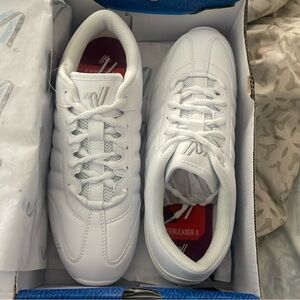 Varsity Spirit- Varsity Cheerleader II Size 8.5